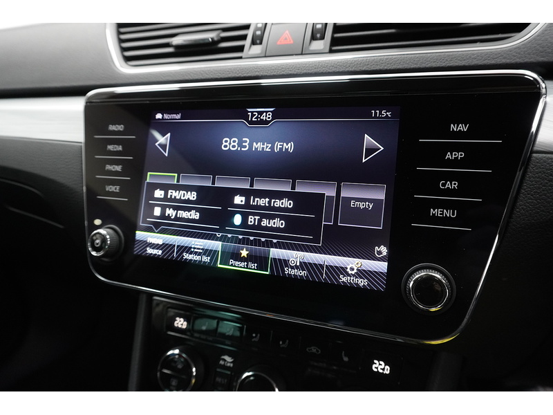 Skoda Superb TDI SE Technology - U2132