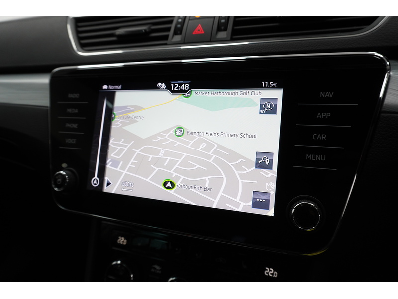 Skoda Superb TDI SE Technology - U2132