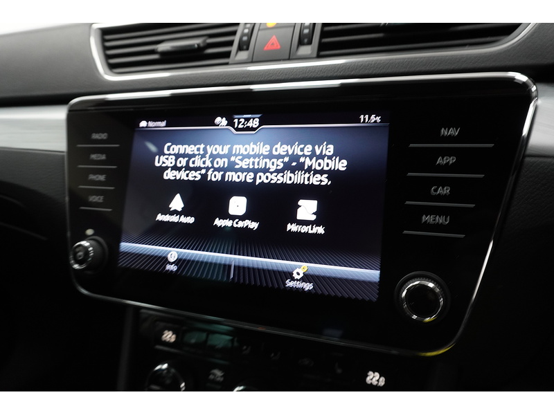 Skoda Superb TDI SE Technology - U2132