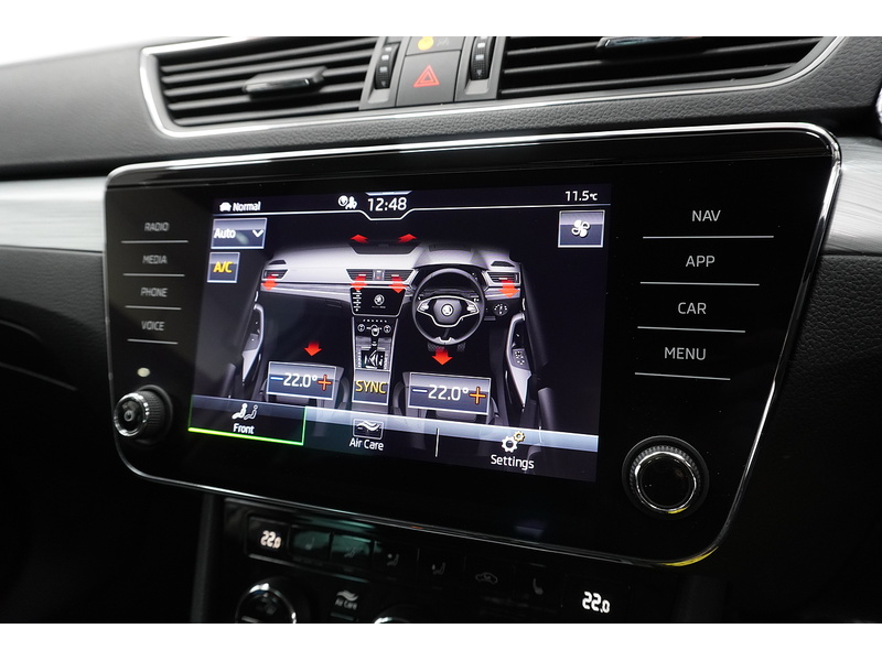 Skoda Superb TDI SE Technology - U2132