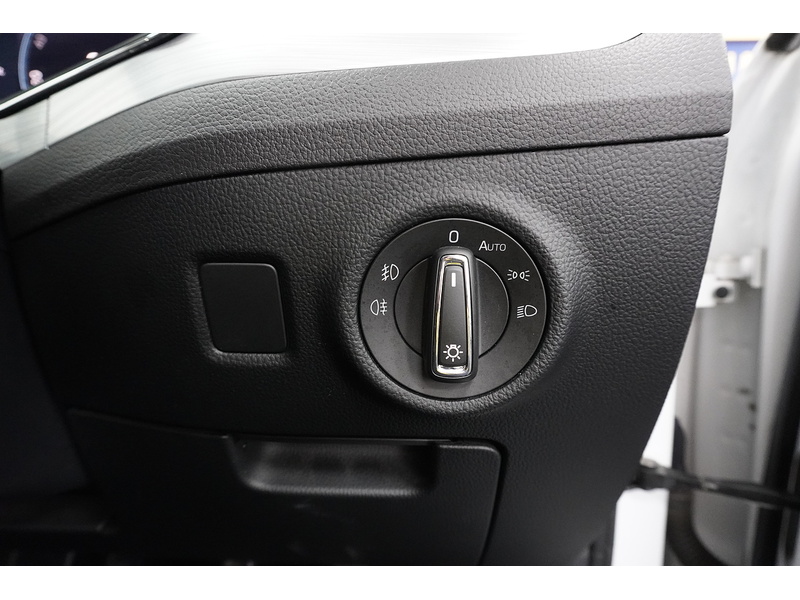 Skoda Superb TDI SE Technology - U2132