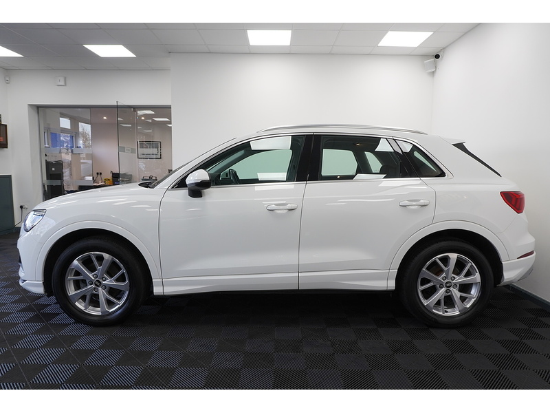 Audi Q3 TFSI CoD Sport - U2136