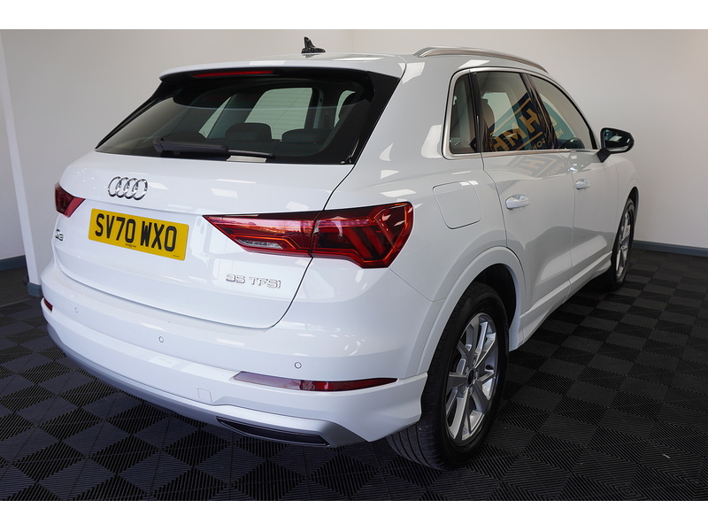 Audi Q3 TFSI CoD Sport - U2136