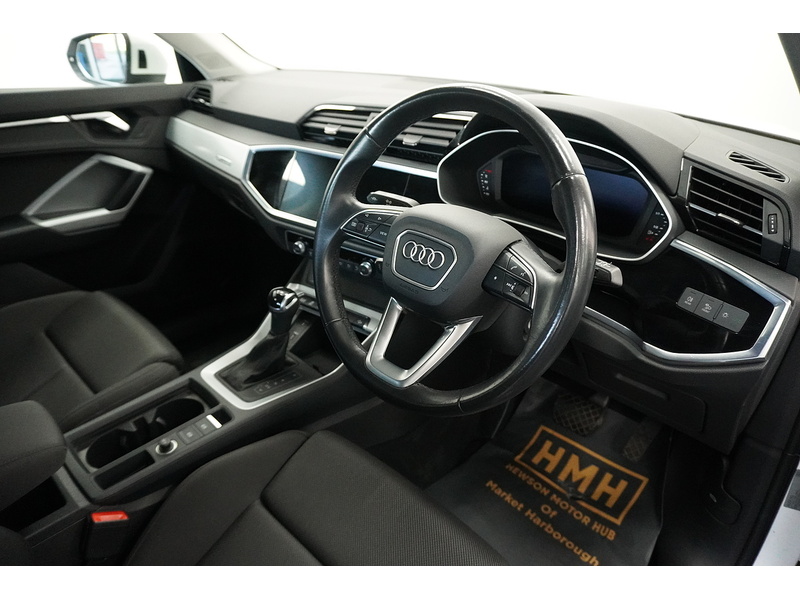 Audi Q3 TFSI CoD Sport - U2136