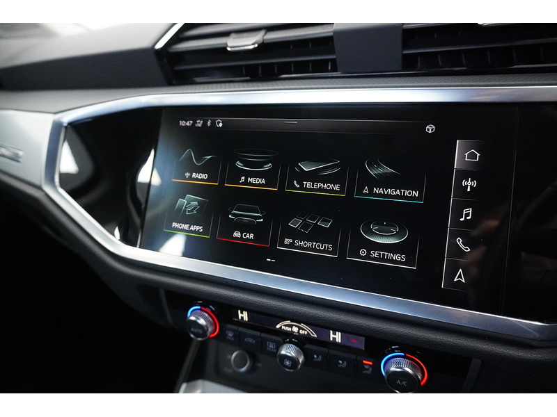 Audi Q3 TFSI CoD Sport - U2136