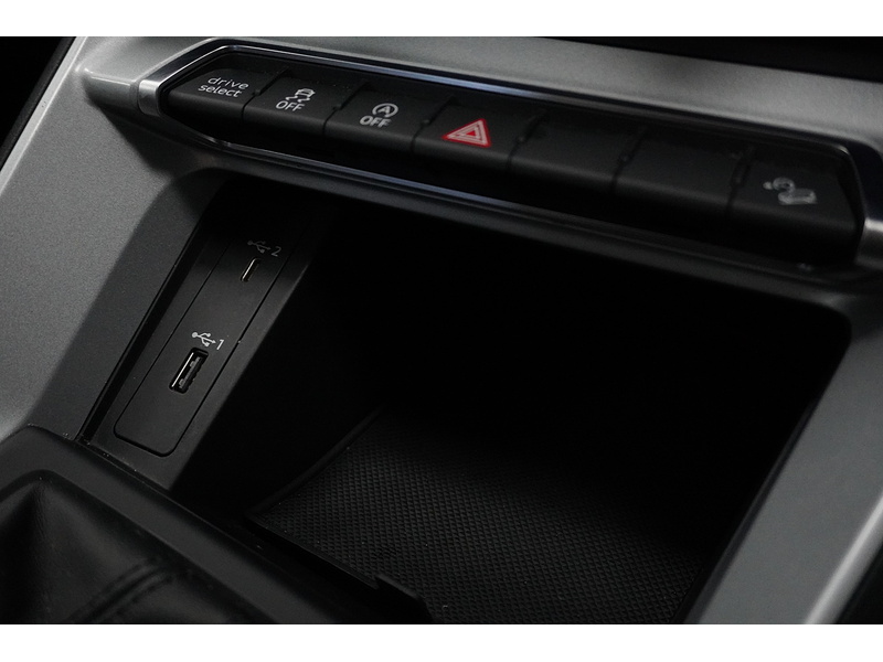 Audi Q3 TFSI CoD Sport - U2136