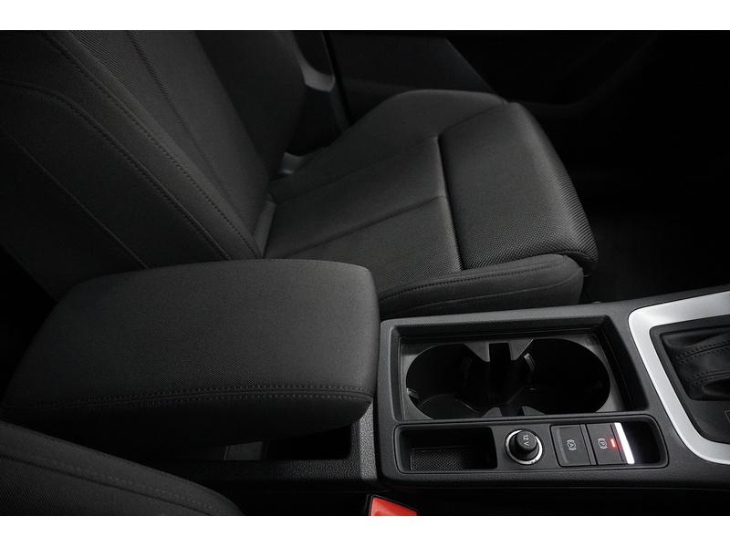 Audi Q3 TFSI CoD Sport - U2136