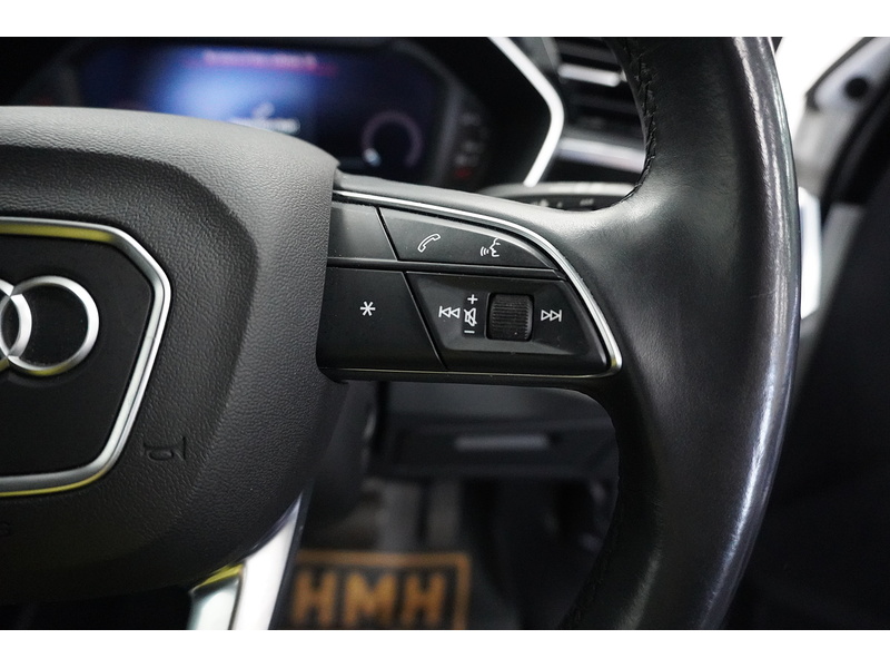 Audi Q3 TFSI CoD Sport - U2136