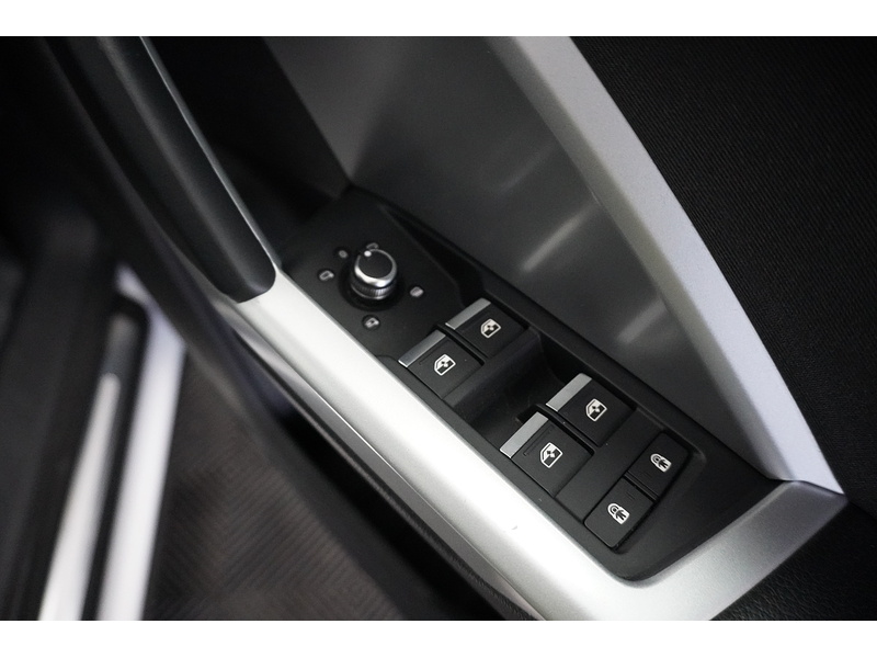 Audi Q3 TFSI CoD Sport - U2136