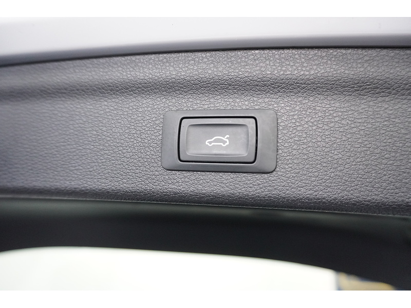 Audi Q3 TFSI CoD Sport - U2136