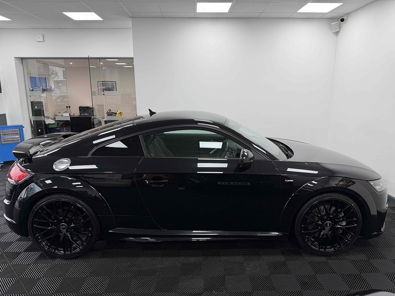 Audi TT TFSI Black Edition - U2143