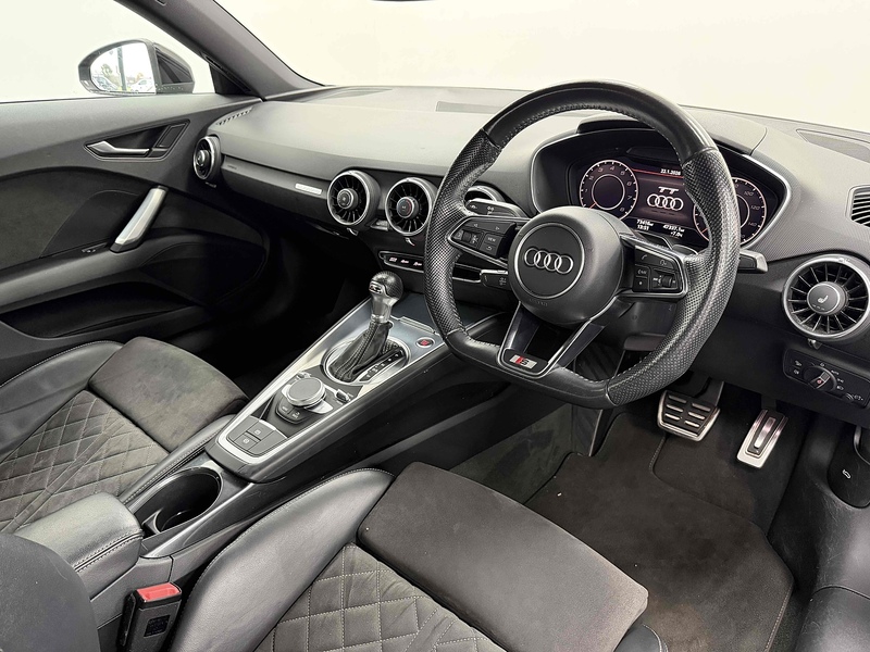 Audi TT TFSI Black Edition - U2143