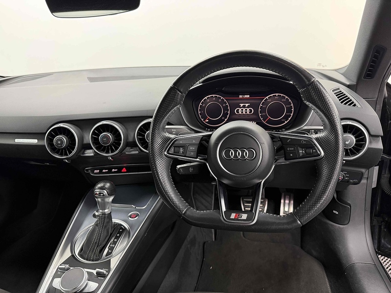 Audi TT TFSI Black Edition - U2143