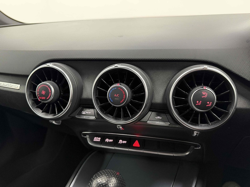 Audi TT TFSI Black Edition - U2143