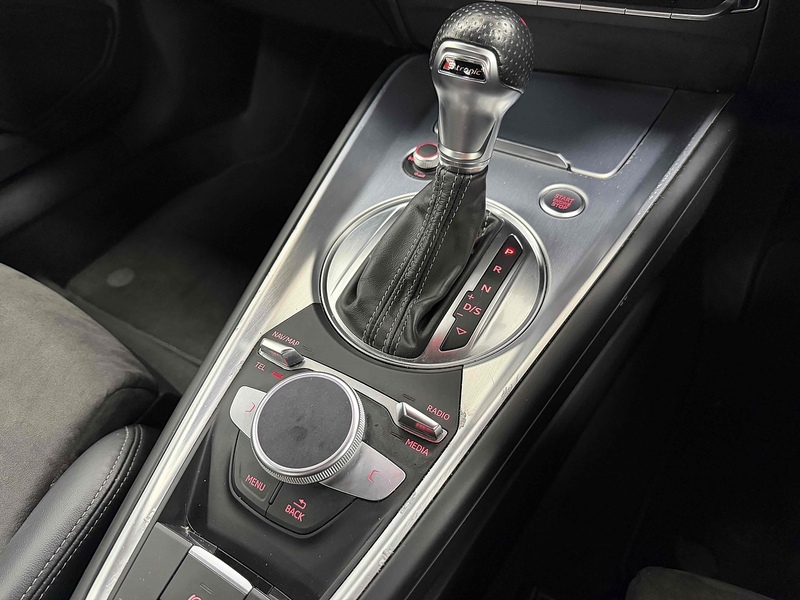 Audi TT TFSI Black Edition - U2143