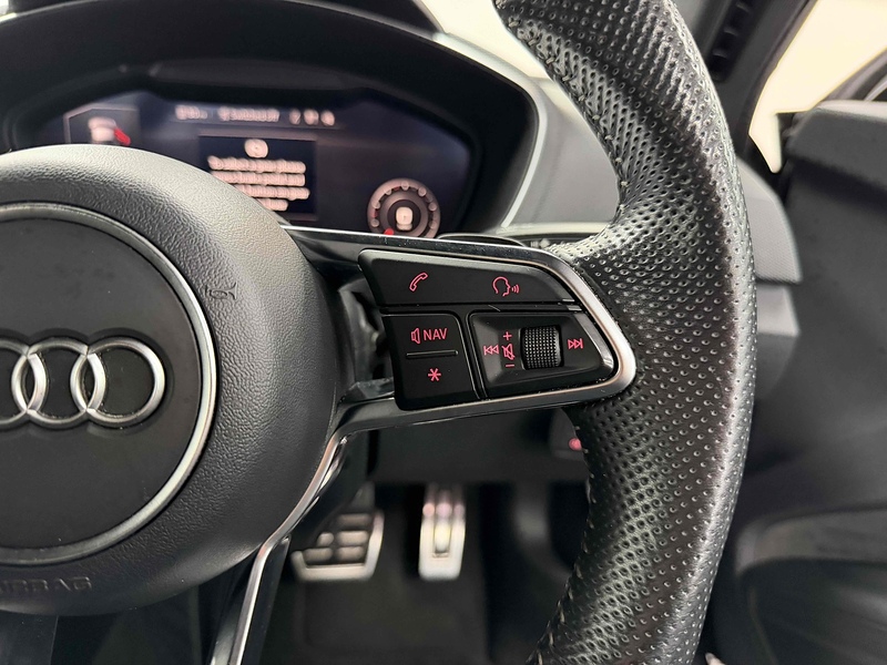 Audi TT TFSI Black Edition - U2143