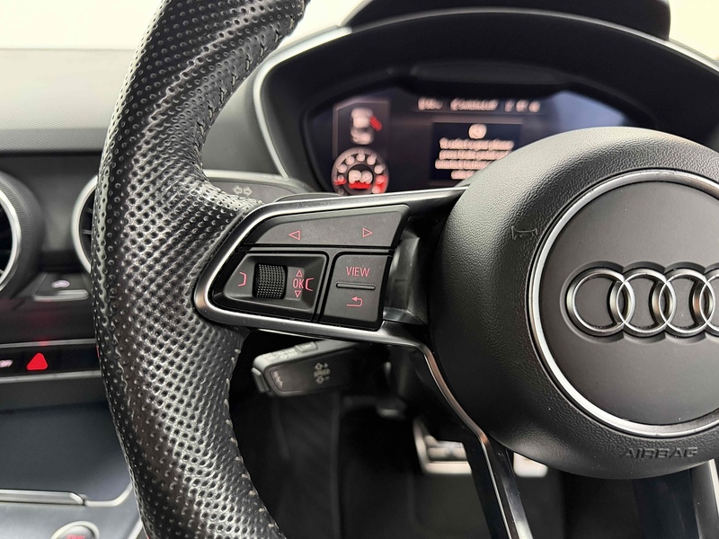 Audi TT TFSI Black Edition - U2143