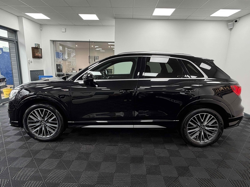 Audi Q3 TFSI S line - U2159