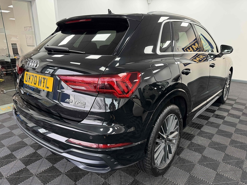 Audi Q3 TFSI S line - U2159