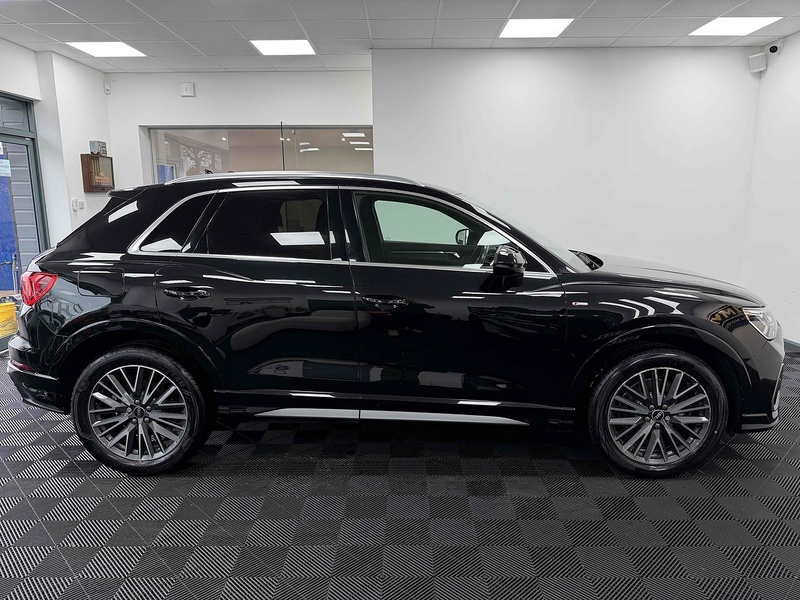 Audi Q3 TFSI S line - U2159