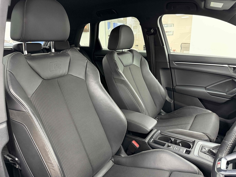 Audi Q3 TFSI S line - U2159