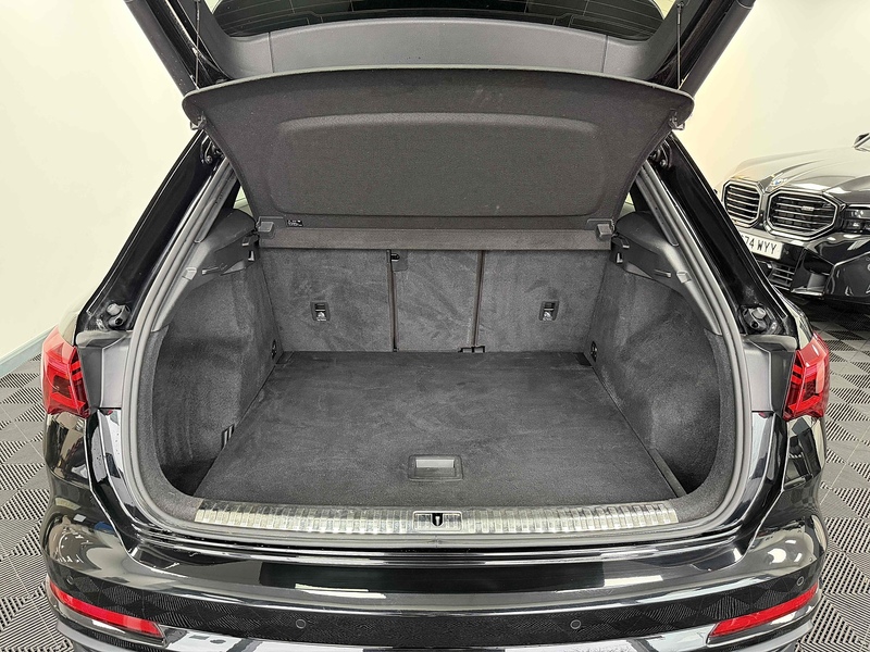 Audi Q3 TFSI S line - U2159