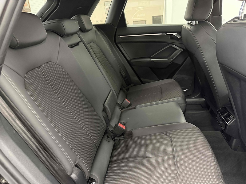 Audi Q3 TFSI S line - U2159