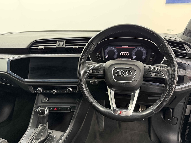 Audi Q3 TFSI S line - U2159