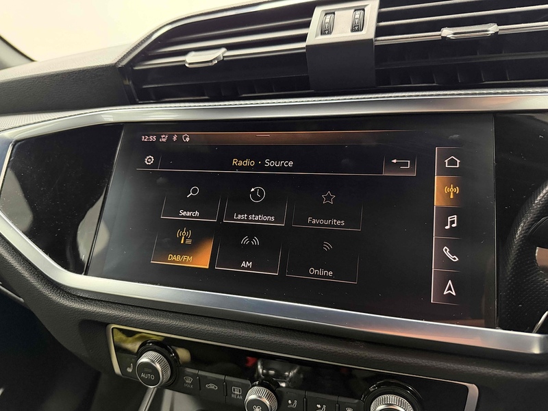 Audi Q3 TFSI S line - U2159