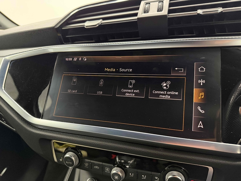 Audi Q3 TFSI S line - U2159