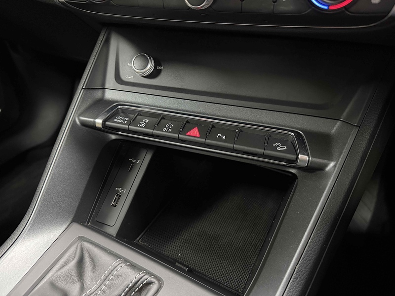 Audi Q3 TFSI S line - U2159