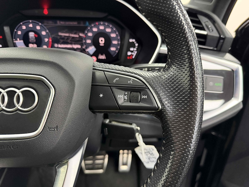 Audi Q3 TFSI S line - U2159