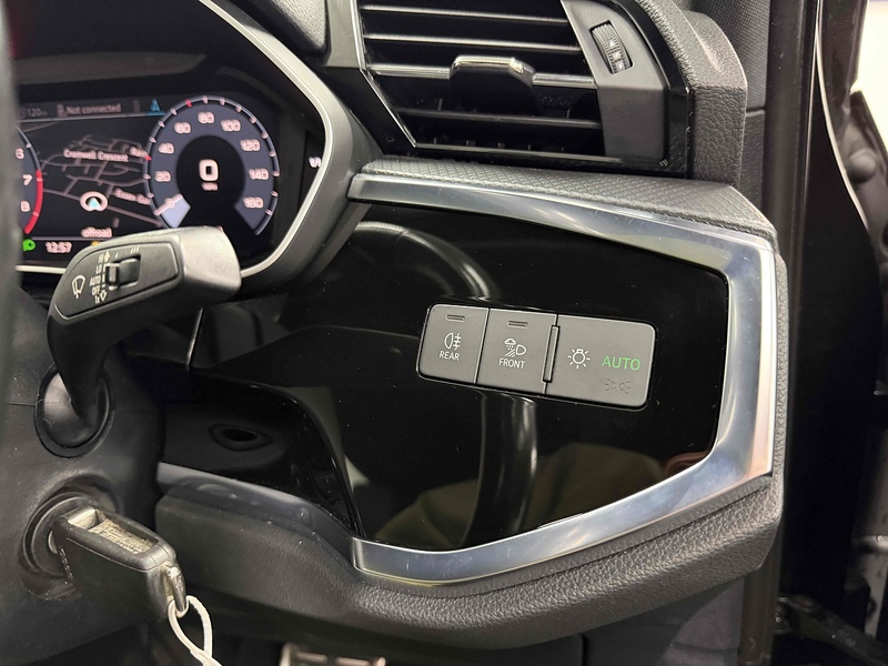 Audi Q3 TFSI S line - U2159