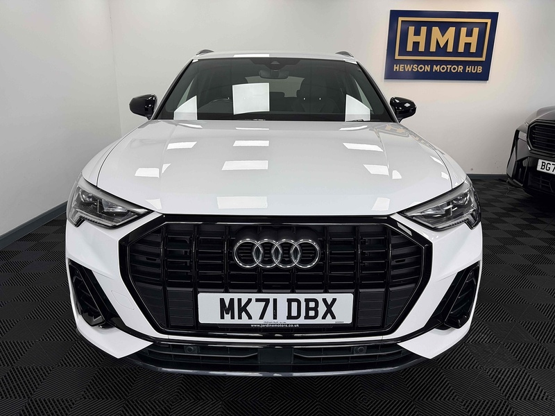 Audi Q3 TFSI CoD Black Edition - U2167