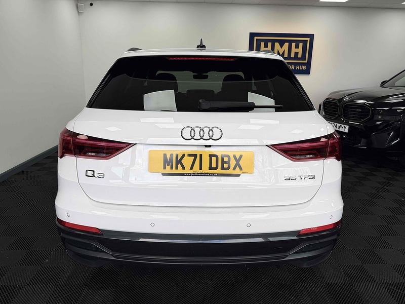 Audi Q3 TFSI CoD Black Edition - U2167