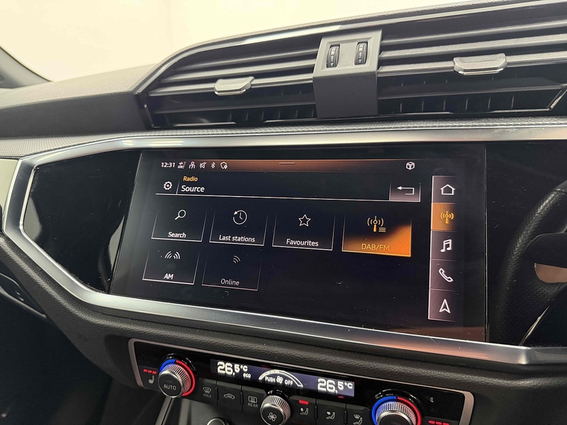 Audi Q3 TFSI CoD Black Edition - U2167