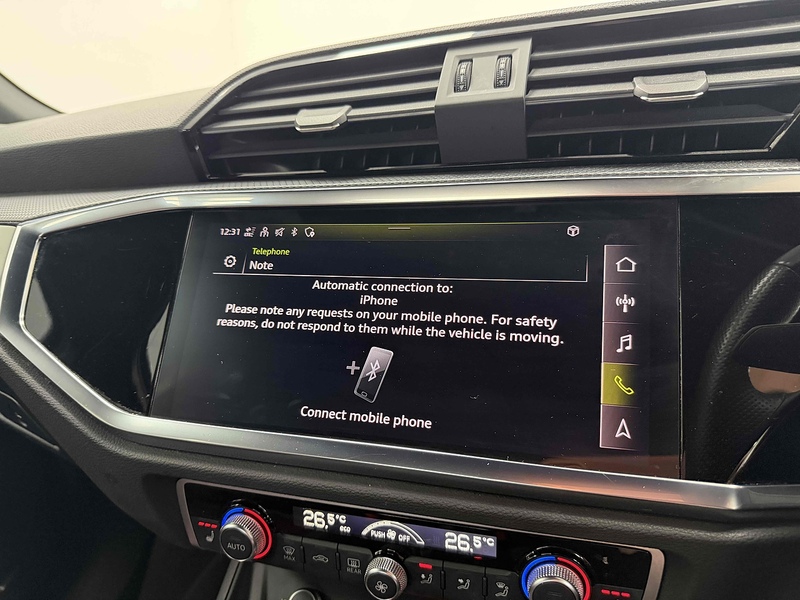 Audi Q3 TFSI CoD Black Edition - U2167