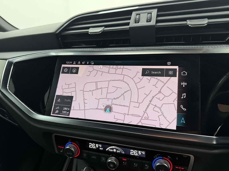 Audi Q3 TFSI CoD Black Edition - U2167