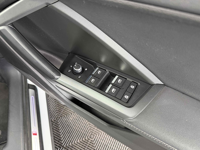 Audi Q3 TFSI CoD Black Edition - U2167