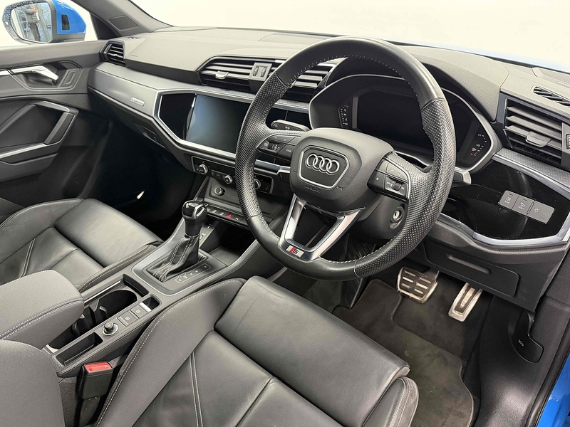 Audi Q3 TFSI CoD S line - U2176