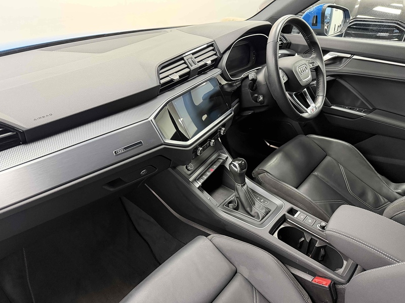 Audi Q3 TFSI CoD S line - U2176