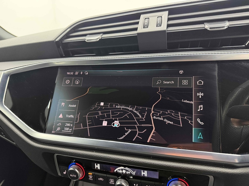 Audi Q3 TFSI CoD S line - U2176