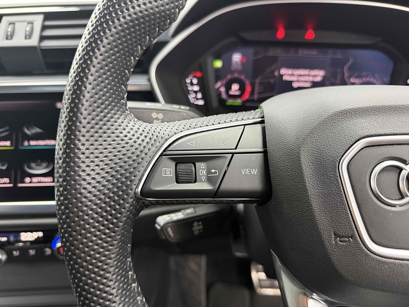 Audi Q3 TFSI CoD S line - U2176