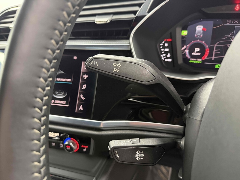 Audi Q3 TFSI CoD S line - U2176