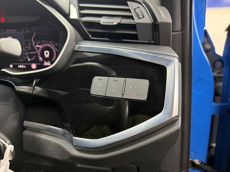 Audi Q3 TFSI CoD S line - U2176