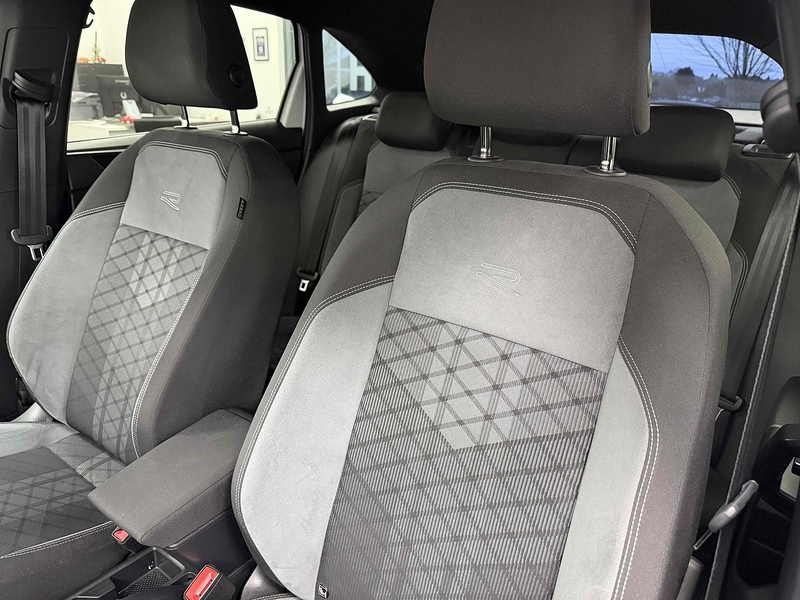 Volkswagen Taigo TSI R-Line - U2185