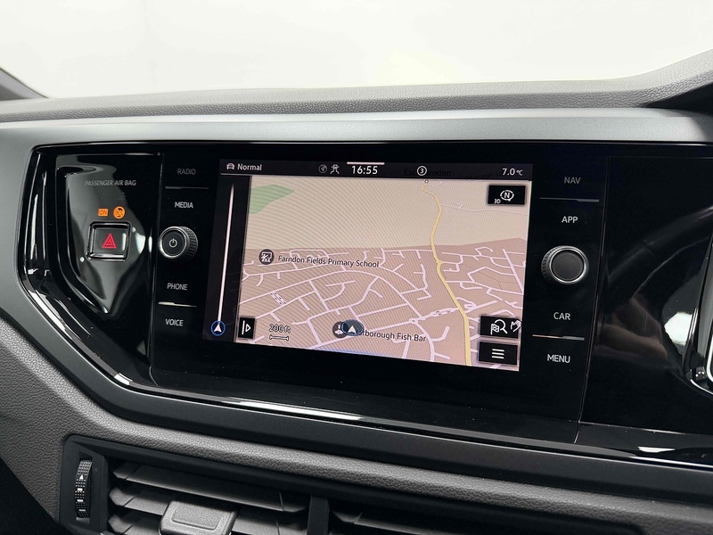 Volkswagen Taigo TSI R-Line - U2185