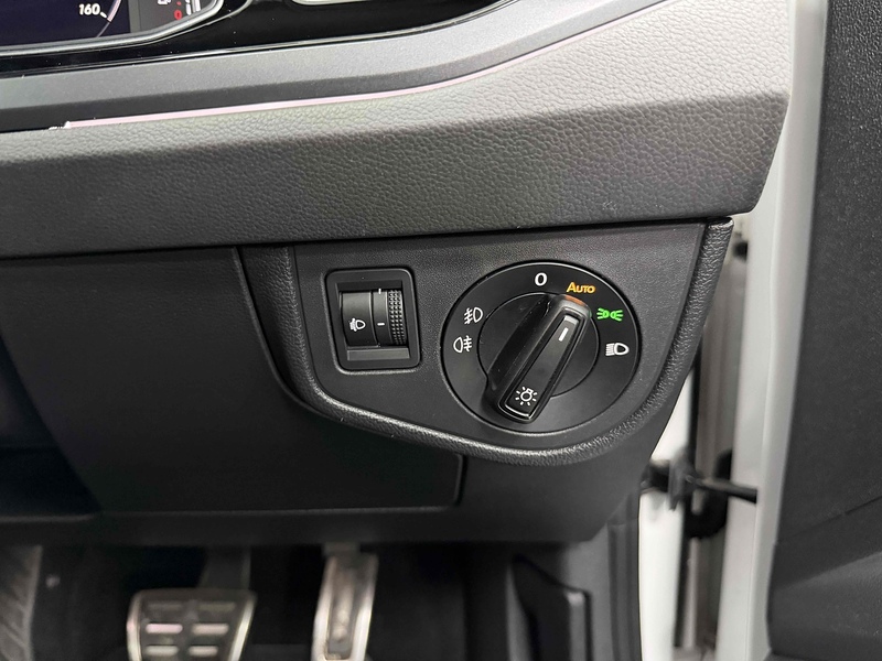 Volkswagen Taigo TSI R-Line - U2185