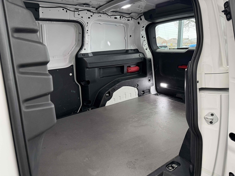 Volkswagen ID. Buzz Cargo Pro Commerce Plus - U2187