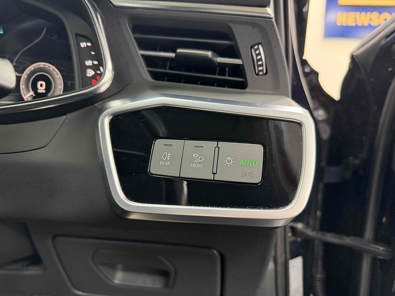 Audi A6 Saloon TFSIe Sport - U2188